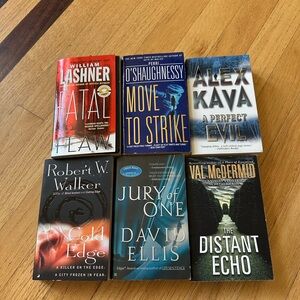 Lot of murder mystery paperbacks